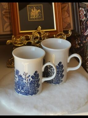 White Ceramic Coffee Mug with Tranditional Blue Willows Pattern - Set of 2